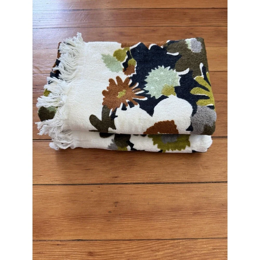 Vintage Exclusives By E E German Floral Bath Towel Fringe Pair 20x40 Cotton USA